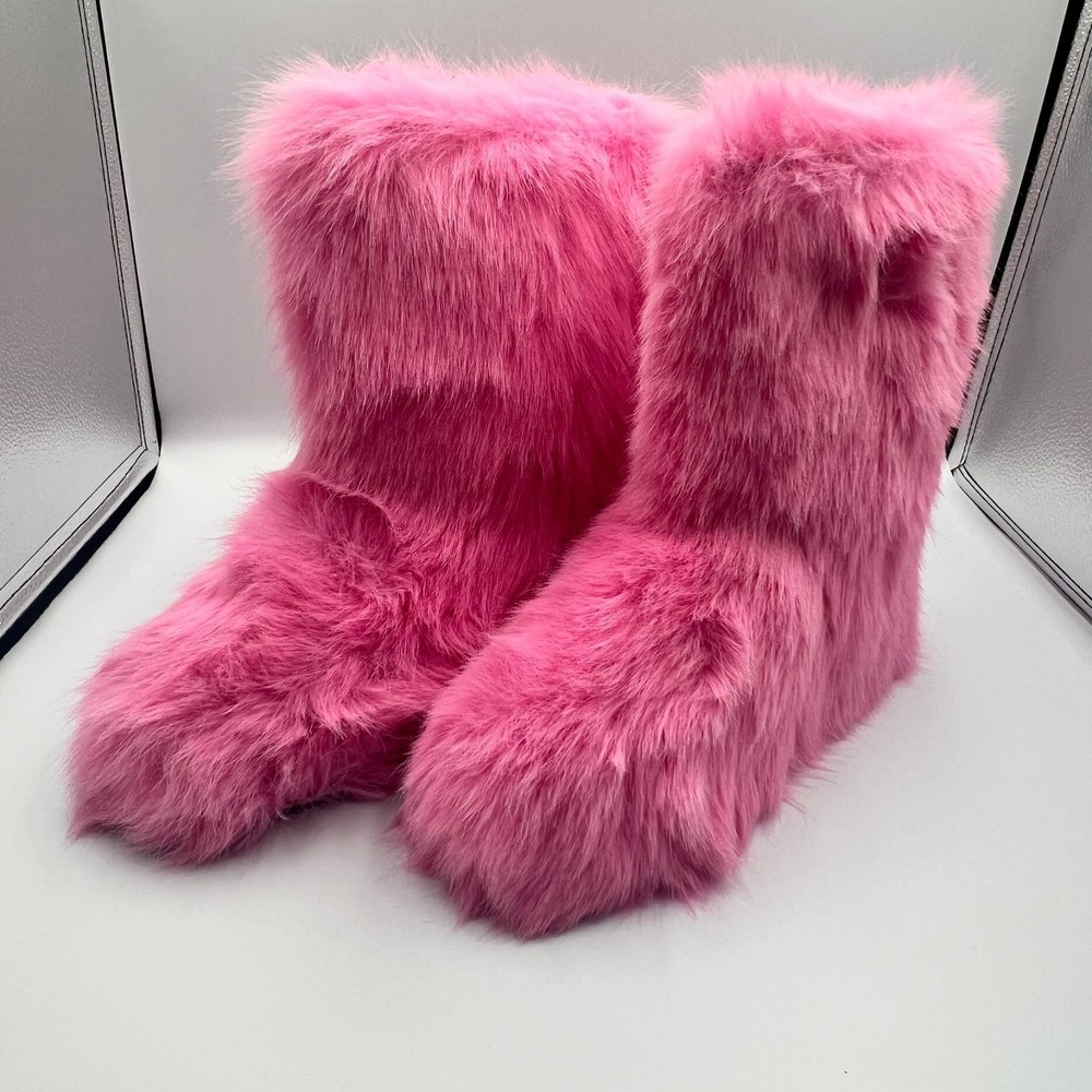 Fashion Nova Melanie-21 Pink Faux Fur Boots Women's Size 8 Chilly Days Booties